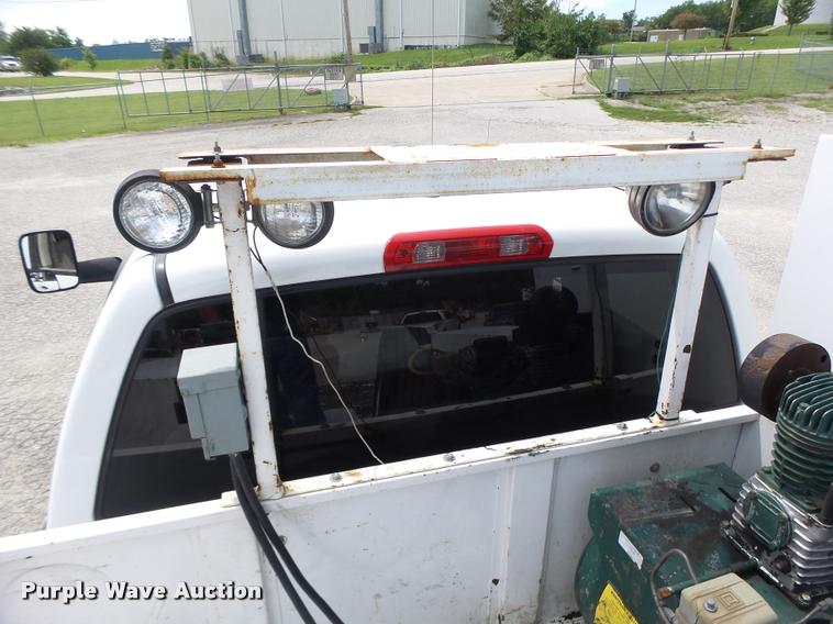 image for item DF9372 2008 Dodge Ram 5500 Quad Cab service truck