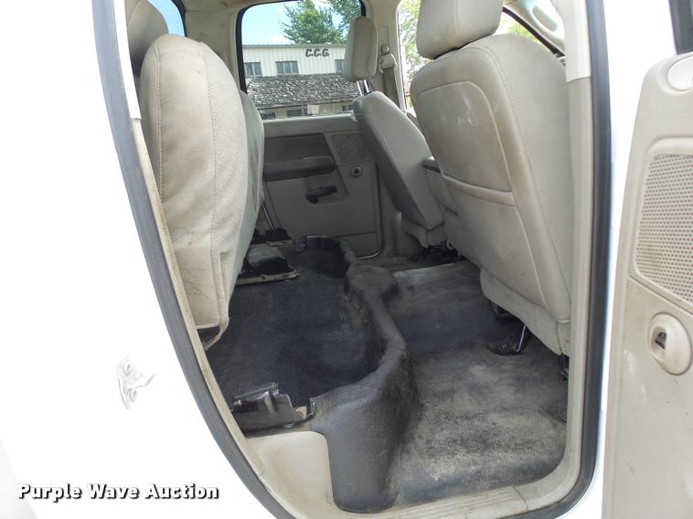 image for item DF9372 2008 Dodge Ram 5500 Quad Cab service truck