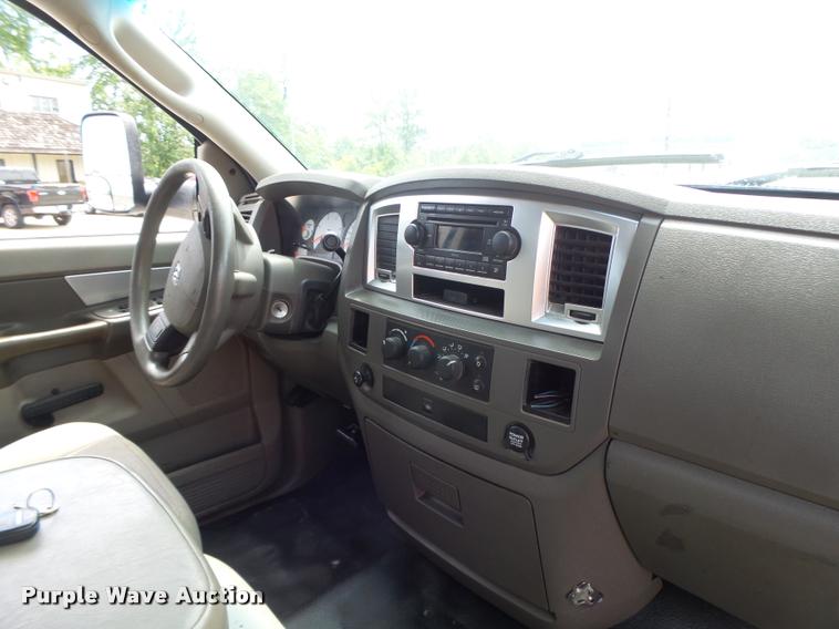 image for item DF9372 2008 Dodge Ram 5500 Quad Cab service truck