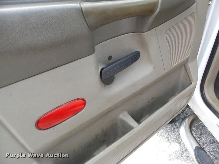 image for item DF9372 2008 Dodge Ram 5500 Quad Cab service truck