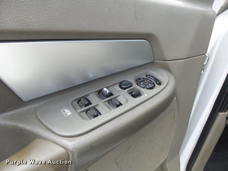 image for item DF9372 2008 Dodge Ram 5500 Quad Cab service truck