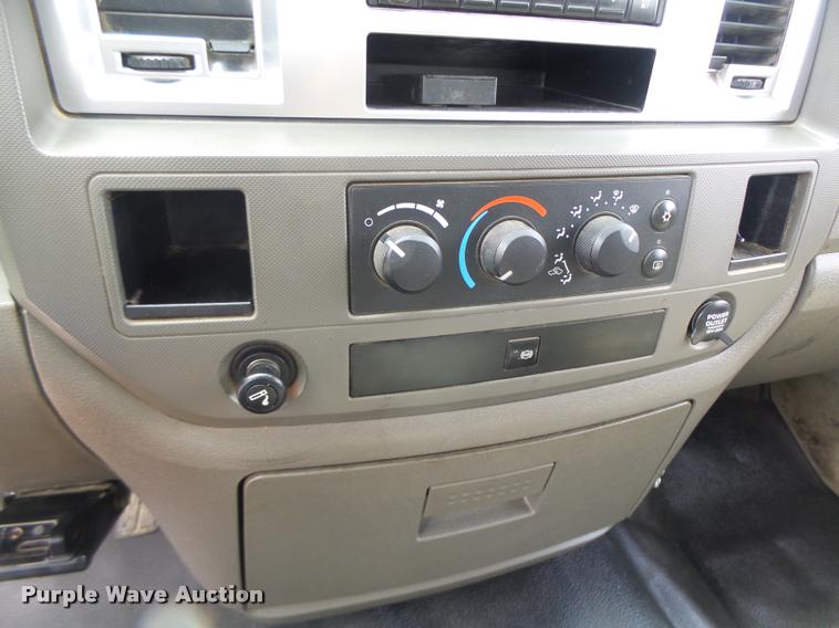 image for item DF9372 2008 Dodge Ram 5500 Quad Cab service truck