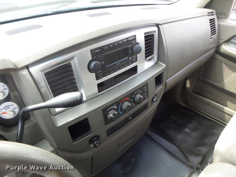 image for item DF9372 2008 Dodge Ram 5500 Quad Cab service truck