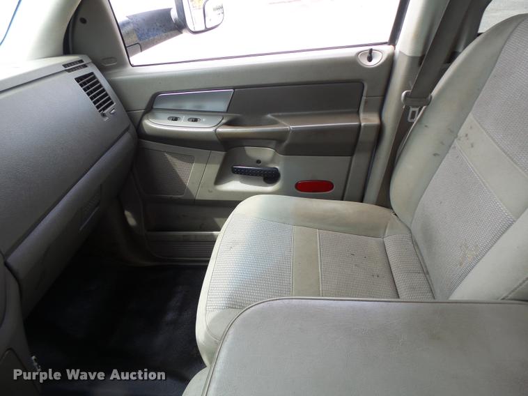 image for item DF9372 2008 Dodge Ram 5500 Quad Cab service truck