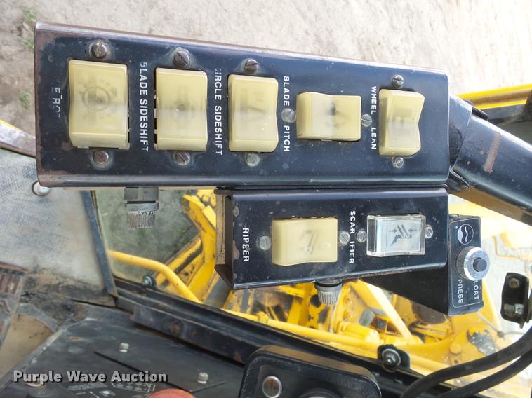 image for item DH9700 John Deere 772A motor grader