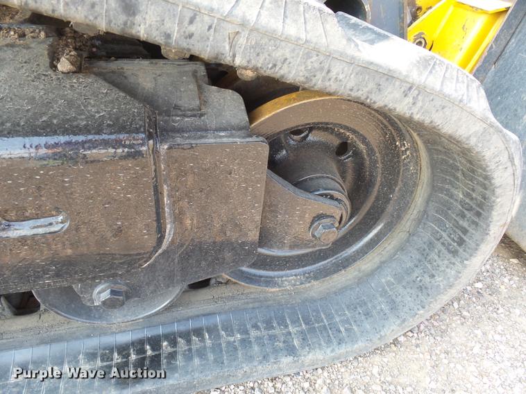 image for item DH9703 2011 John Deere 333D skid steer