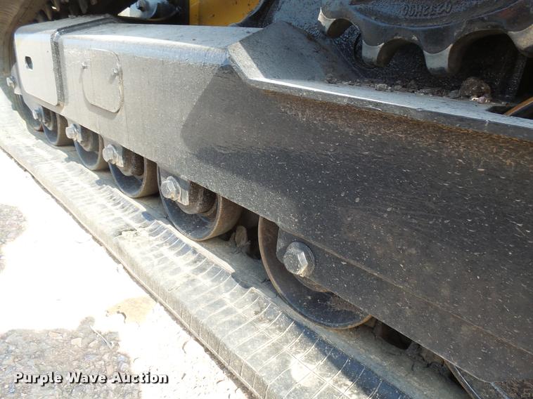 image for item DH9703 2011 John Deere 333D skid steer