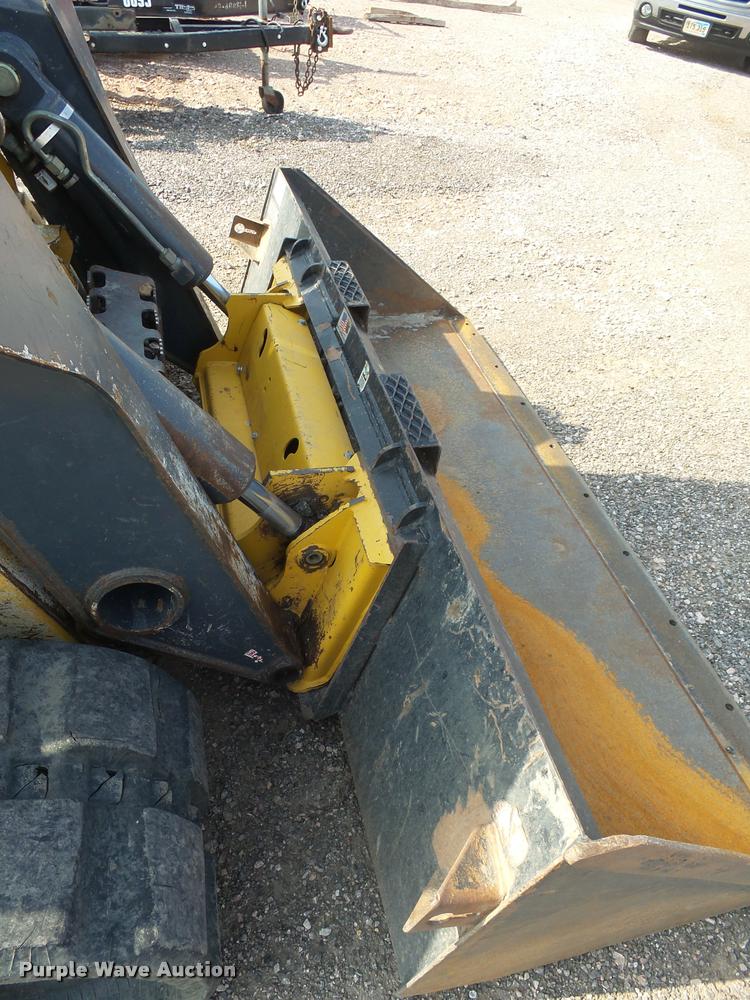 image for item DH9703 2011 John Deere 333D skid steer