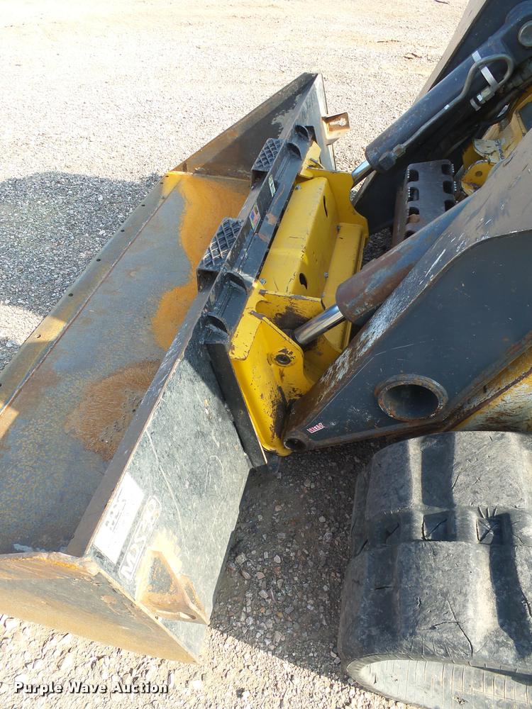 image for item DH9703 2011 John Deere 333D skid steer