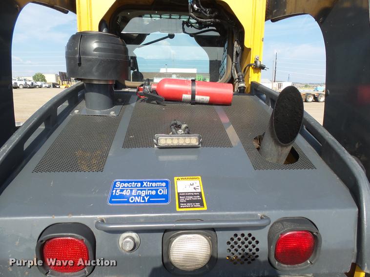 image for item DH9703 2011 John Deere 333D skid steer