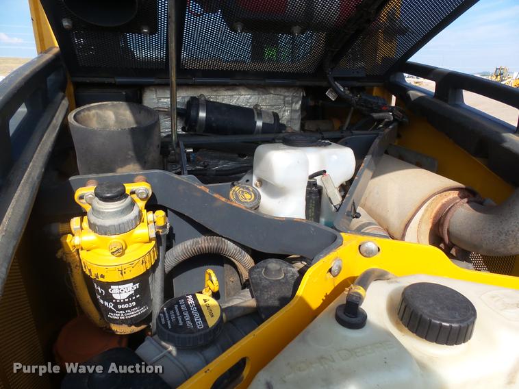 image for item DH9703 2011 John Deere 333D skid steer