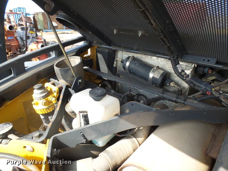 image for item DH9703 2011 John Deere 333D skid steer