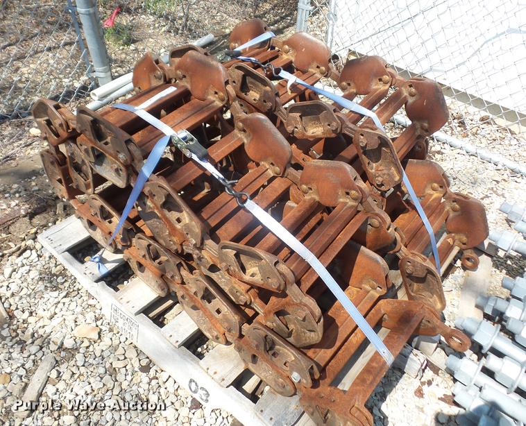 image for item DK9337 Bobcat over tire skid steer tracks