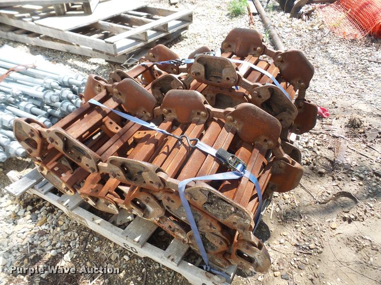 image for item DK9337 Bobcat over tire skid steer tracks