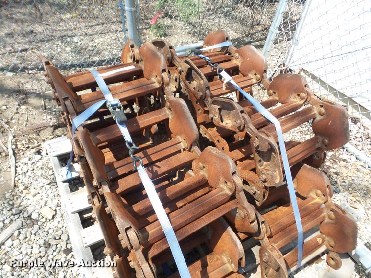 image for item DK9337 Bobcat over tire skid steer tracks