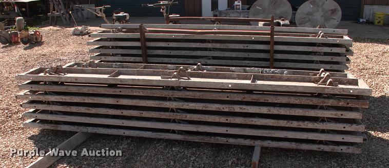 image for item DK9678 Approximately 35 concrete forms