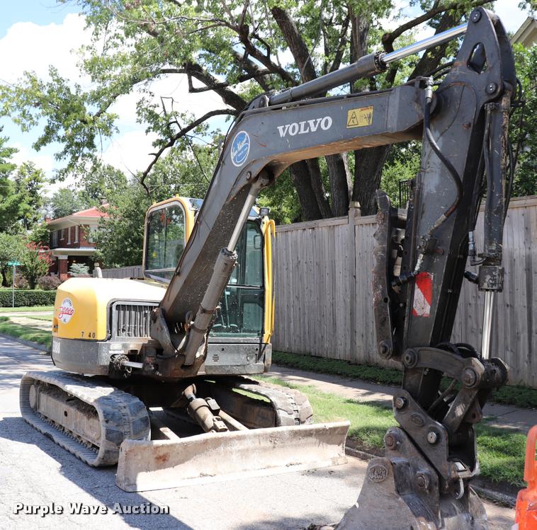 image for item DQ9437 2006 Volvo ECR88 compact excavator