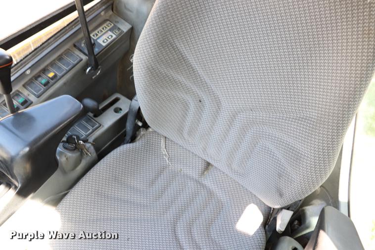 image for item DQ9437 2006 Volvo ECR88 compact excavator