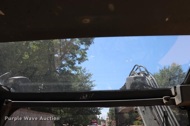 image for item DQ9437 2006 Volvo ECR88 compact excavator