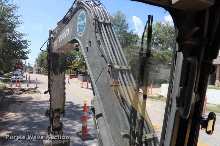 image for item DQ9437 2006 Volvo ECR88 compact excavator