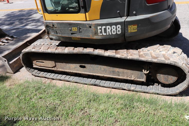 image for item DQ9437 2006 Volvo ECR88 compact excavator