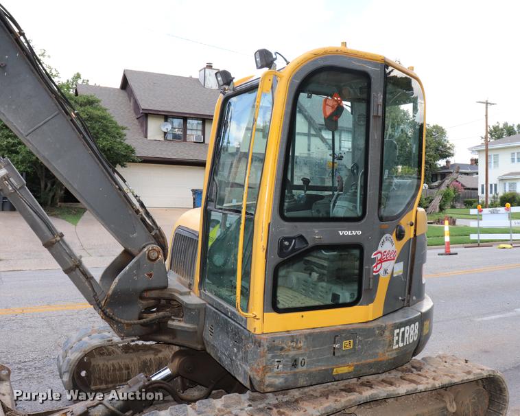 image for item DQ9437 2006 Volvo ECR88 compact excavator