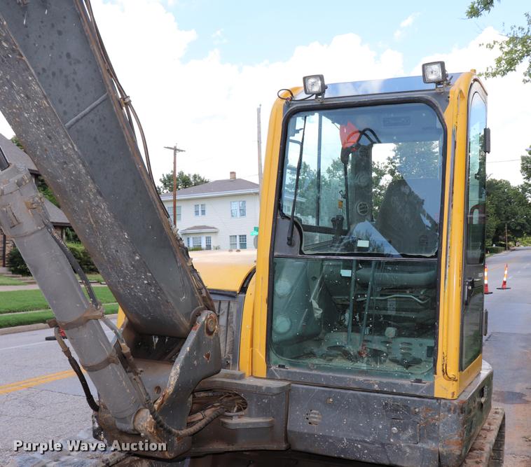 image for item DQ9437 2006 Volvo ECR88 compact excavator