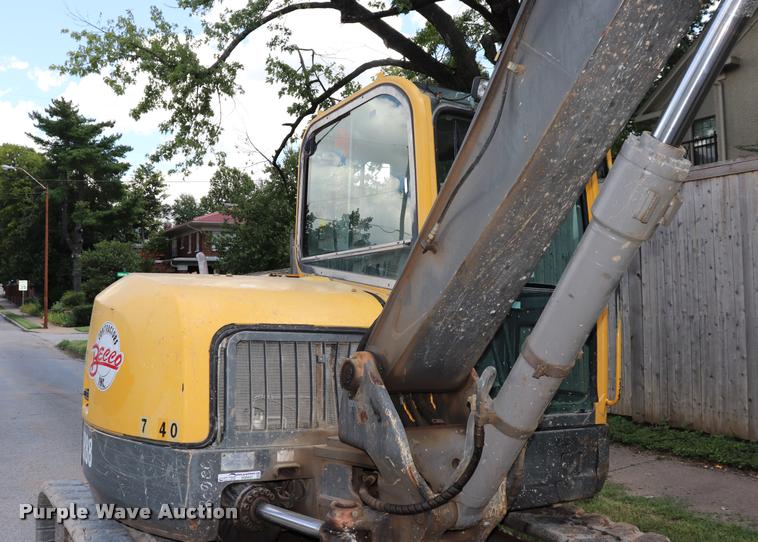 image for item DQ9437 2006 Volvo ECR88 compact excavator