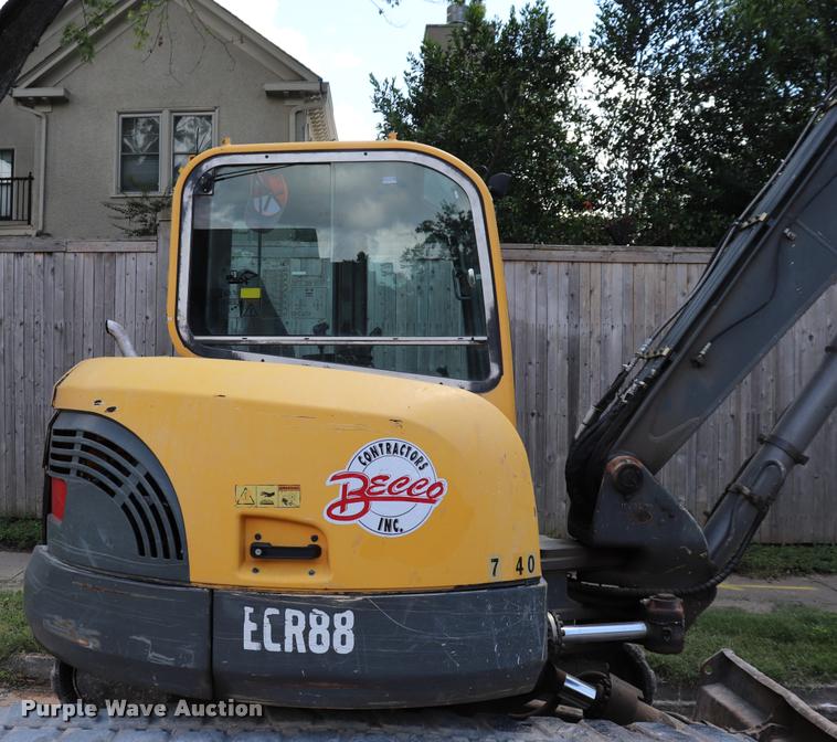 image for item DQ9437 2006 Volvo ECR88 compact excavator