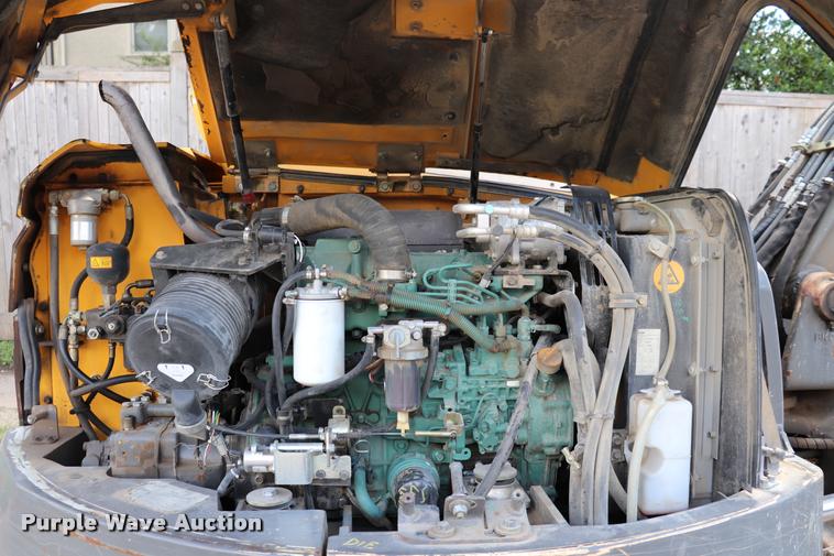 image for item DQ9437 2006 Volvo ECR88 compact excavator