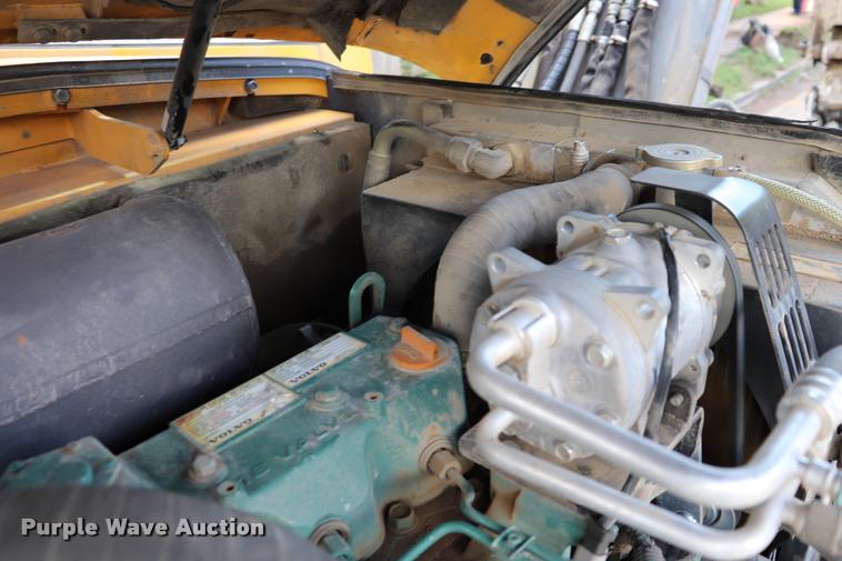 image for item DQ9437 2006 Volvo ECR88 compact excavator