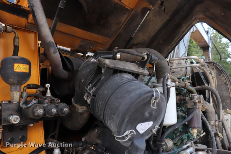 image for item DQ9437 2006 Volvo ECR88 compact excavator