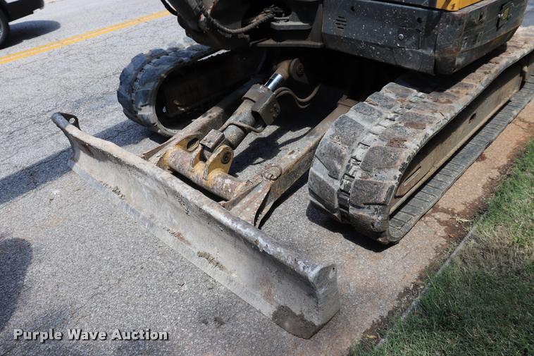 image for item DQ9437 2006 Volvo ECR88 compact excavator