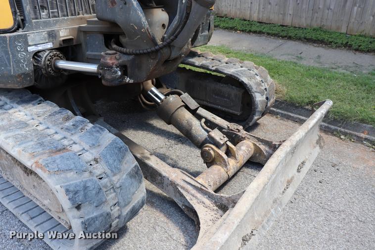 image for item DQ9437 2006 Volvo ECR88 compact excavator