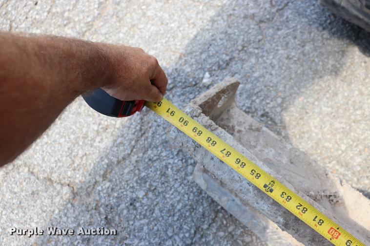 image for item DQ9437 2006 Volvo ECR88 compact excavator