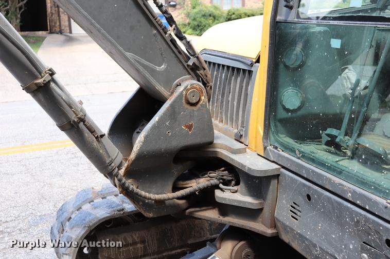 image for item DQ9437 2006 Volvo ECR88 compact excavator