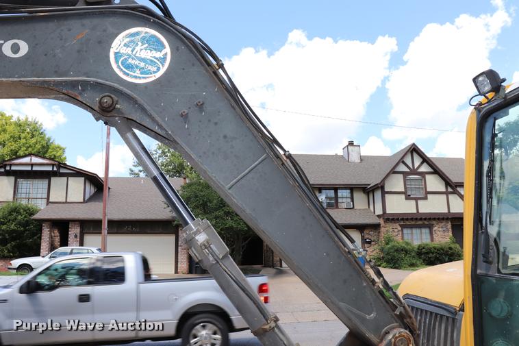 image for item DQ9437 2006 Volvo ECR88 compact excavator