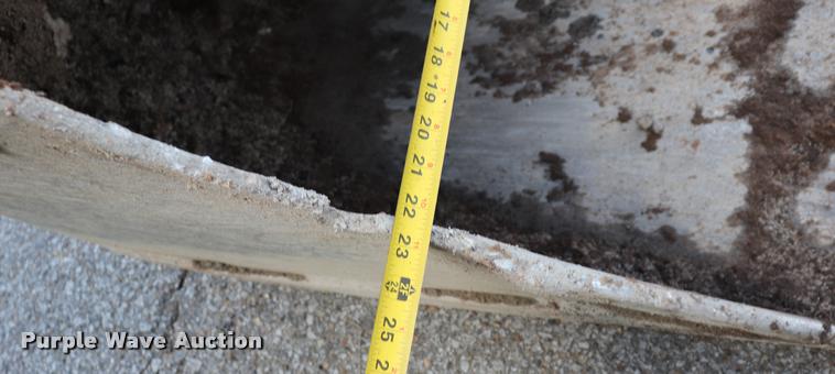 image for item DQ9437 2006 Volvo ECR88 compact excavator