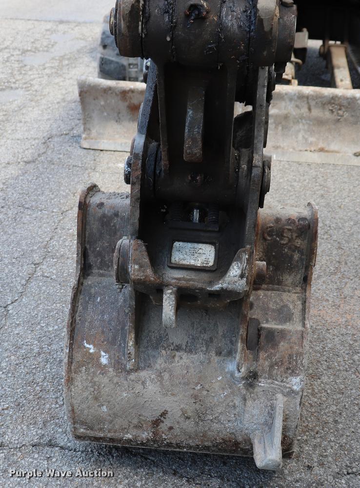 image for item DQ9437 2006 Volvo ECR88 compact excavator