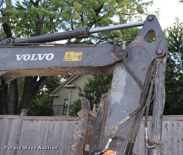 image for item DQ9437 2006 Volvo ECR88 compact excavator