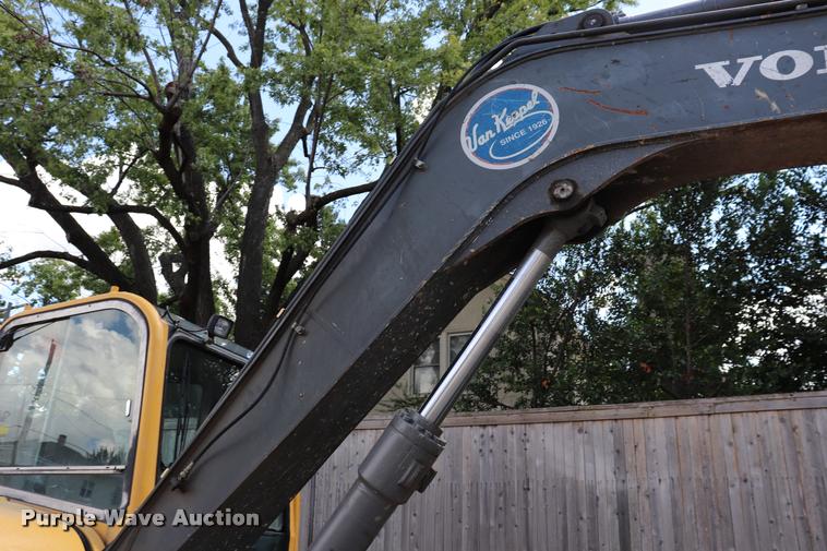 image for item DQ9437 2006 Volvo ECR88 compact excavator