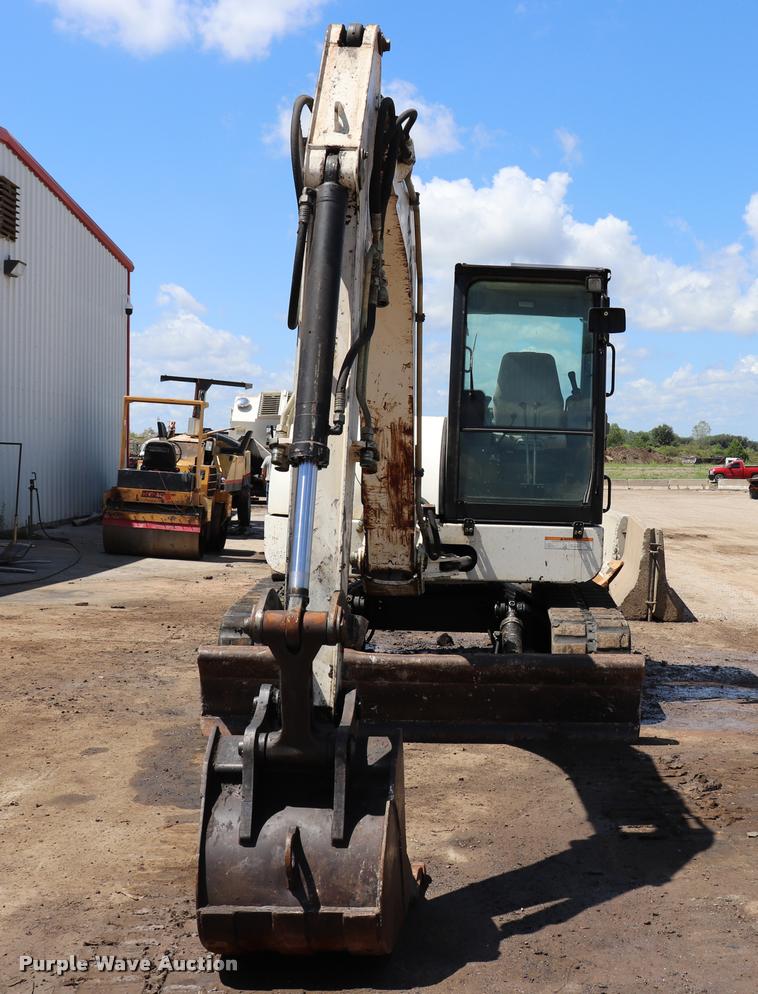 image for item DQ9438 2007 Bobcat 442C compact excavator