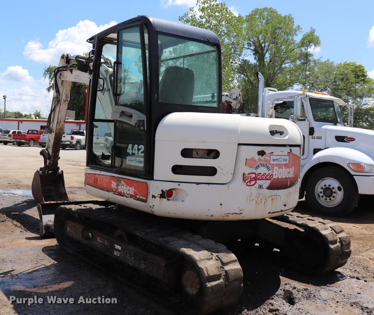 image for item DQ9438 2007 Bobcat 442C compact excavator