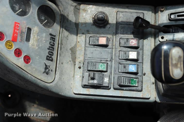 image for item DQ9438 2007 Bobcat 442C compact excavator