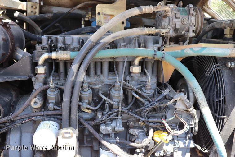 image for item DQ9438 2007 Bobcat 442C compact excavator