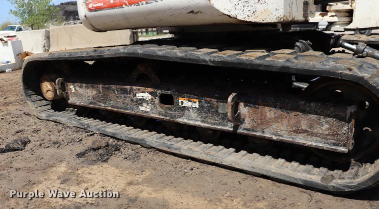 image for item DQ9438 2007 Bobcat 442C compact excavator