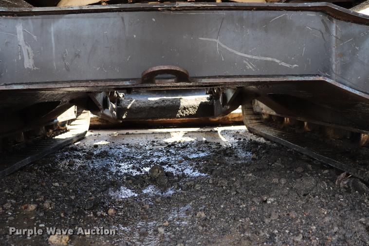 image for item DQ9438 2007 Bobcat 442C compact excavator