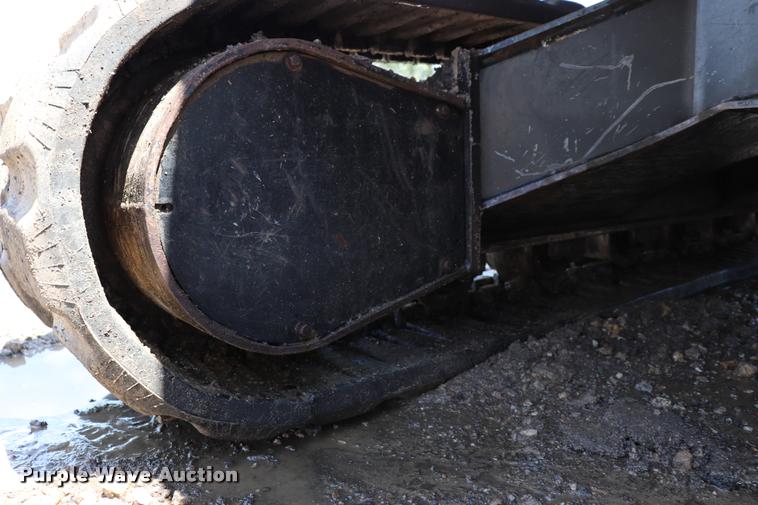 image for item DQ9438 2007 Bobcat 442C compact excavator