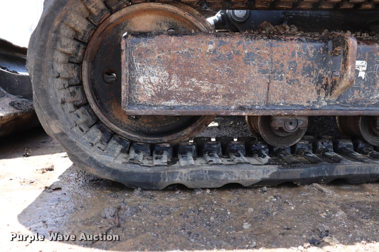 image for item DQ9438 2007 Bobcat 442C compact excavator