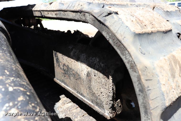 image for item DQ9438 2007 Bobcat 442C compact excavator